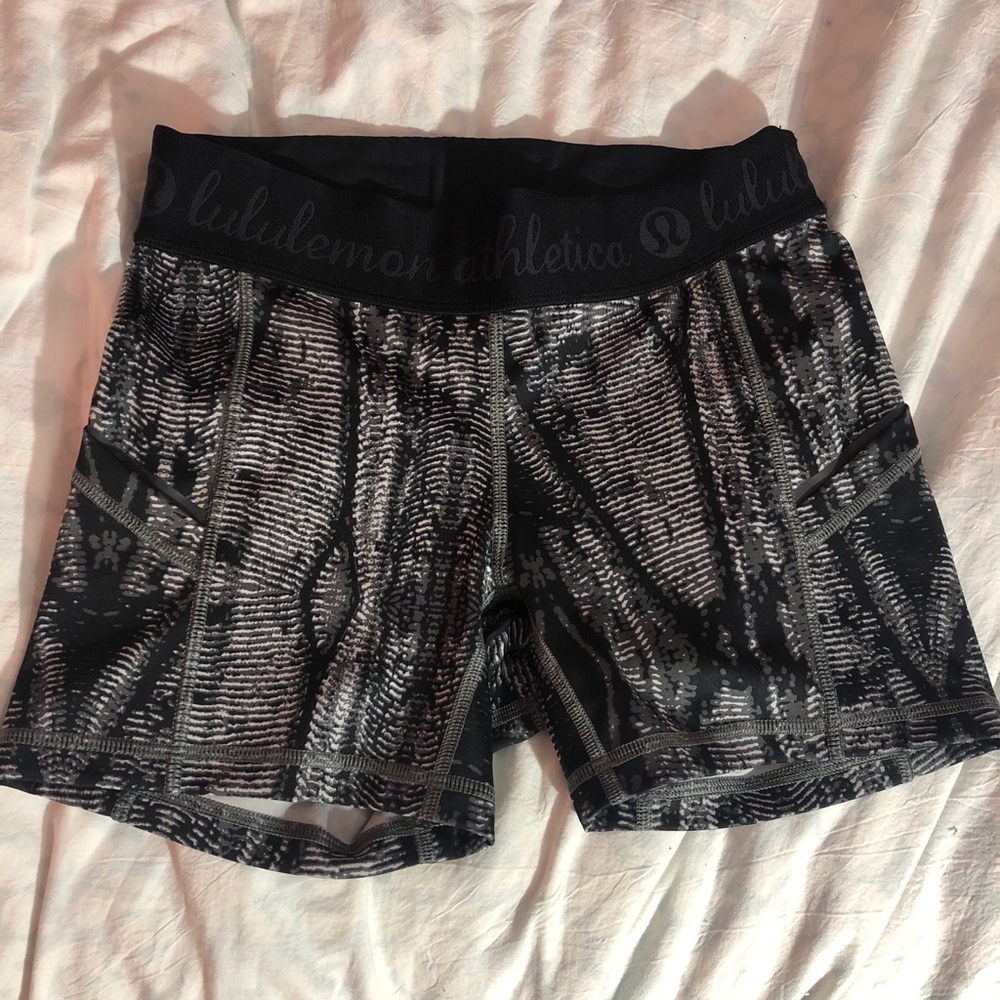 Lululemon 4” pocket shorts